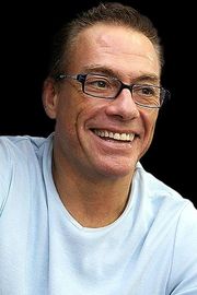 Portrait de Jean-Claude Van Damme (cliquez pour voir la source de l'image)