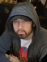 Portrait d'Eminem (cliquez pour voir la source de l'image)