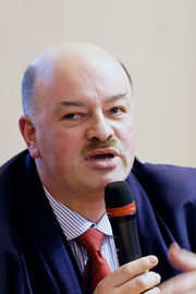 Portrait d'Alain Bauer (cliquez pour voir la source de l'image)