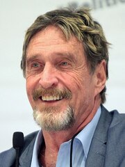 Portrait de John McAfee (cliquez pour voir la source de l'image)